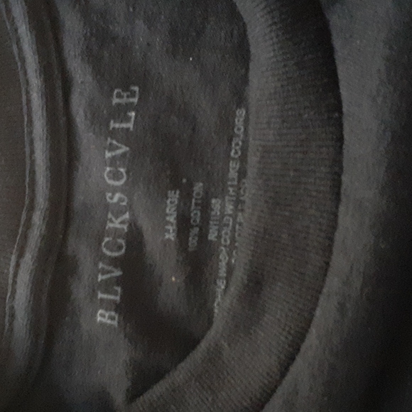 Never worn before mens XL tshirt - Picture 3 of 3